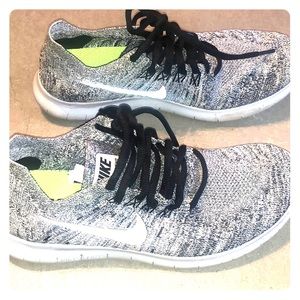 Nike Free Flyknit Sneakers